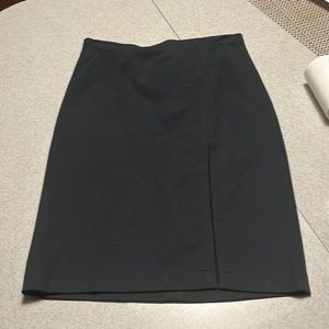 Reformation skirt with thigh slit up front w/ original tote